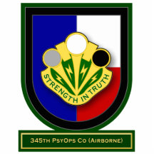 345th Psychologische Operationen Co - im Flugzeug  Fotoskulptur