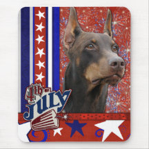 4. Juli Kracher - Dobermann - Rot - felsig Mousepad