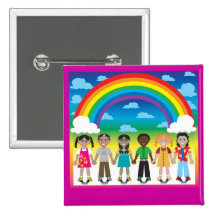 6 glückliche Kinder unter einem Regenbogen mit ein Anstecknadelbutton
