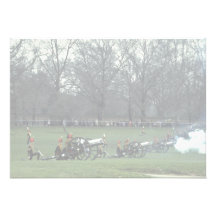 Abfeuernde Truppen Königs, grüner Park, England Ankündigungen