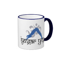 Abwärtsgerichtetes HundIyengar Yoga Tee Tasse
