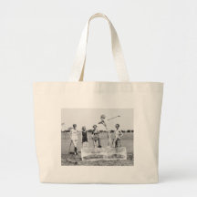 Abzweigen weg auf dem Golf EIS Frauen, wenn Anzüge Tasche