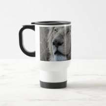 Afrikanisches weißes Löwestillstehen Kaffeetasse