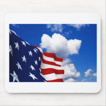 Amerikanische Flagge in den blauen Himmeln Mauspad