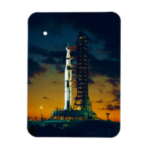 Apollo 4 Saturn V auf Auflage ein Produkteinführun Eckiger Magnet