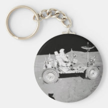 Astronaut, der MondLander auf dem Mond fährt Schlüsselband