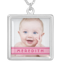 Baby-Foto-Schablone mit Namensschild-Halskette
