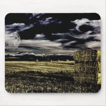Bauernhof mit Heu-Ballen Mousepad