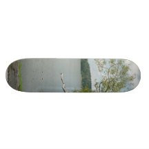 Baum auf See-Felsen-Ufer Skateboarddecks