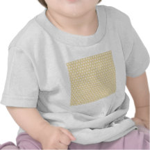 Beige und weißes Tupfen-Muster. Spotty. Tshirt
