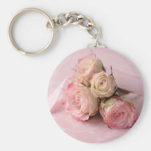 blasse Rosen auf rosa Wirbel rundem keychain Schlüsselbänder