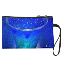 Blaue Geldbeutel - blaues Wasser