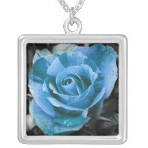 Blaue Rosen-Halskette