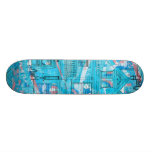 blaues T-Stück Haus Individuelles Skateboard