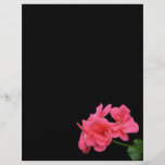 Blumen auf schwarzem Hintergrund Bedruckte Flyer