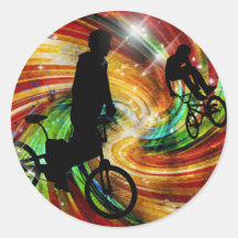 BMXers im roten und orange Grunge-Wirbel Runde Sticker