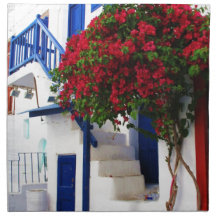 Bouganvilla, das auf Haus in Mykonos, Griechenland Stoff Servietten