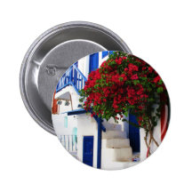 Bouganvilla wachsend außerhalb eines Hauses, Mykon Buttons