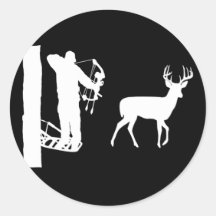 Bowhunter in den Treestand Schießen-Rotwild Runde Aufkleber