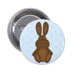 Brown-Häschen auf blauem Tupfen-Knopf Anstecknadelbutton