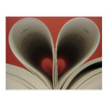Buch der Herz-Postkarte