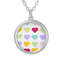 Buntes Pastellherzmuster Schmuck