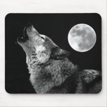 BW-Wolf, der am Mond heult Mousepads