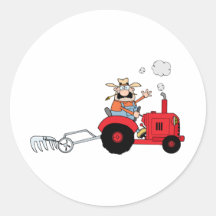 Cartoon-Bauer, der einen roten Traktor fährt Runder Sticker
