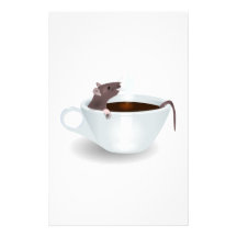 Cartoon-Maus, die in einer Schale Kaffee sitzt Personalisiertes Druckpapier