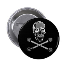 Chrom-Pirat und gekreuzte Knochen Button