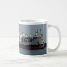 Containerschiff, das in den Tilburydocks, England  Tasse