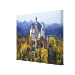 Das fantasievolle Neuschwanstein ist eins von drei Leinwanddrucke