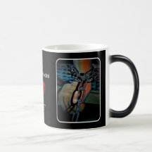 "das Geschöpf wacht!" auf Becher Kaffee Haferl