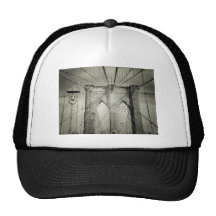 Die Brooklyn-Brücke in Schwarzweiss, NYC Netz Caps