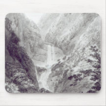 Die Kaskade von Minzapeezo Mousepads