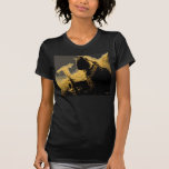 Die Liebe zwischen einer Katze und einer Blume Tshirts