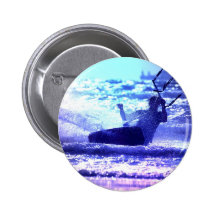 Drachen, der ringsum Pin surft Buttons
