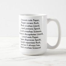 Eidechse-Spock ordnet Becher an Kaffeetasse