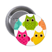 Ein helles Bündel Eulen Buttons