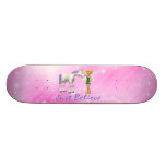 Einhorn u. Fee glauben gerade Bedrucktes Skateboard