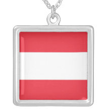 Elegante Halskette mit Flagge von Österreich