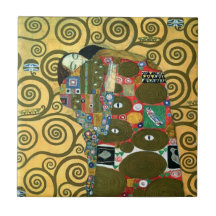Erfüllung (die Umarmung) durch Gustav Klimt Kachel