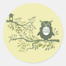 Eule ~ Eule, die auf Baumast sitzt Runde Sticker