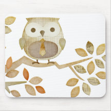 Eule mit Krawatte im Baum Mousepad