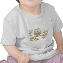 Eule mit Krawatte im Baum Tshirt