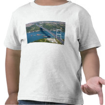Fatih Sultans-Mehmet-Brücke über dem Bosphorus, Shirts