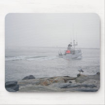 Fischerboot Barnegat Einlass im Nebel Mousepad IBS