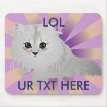 Flaumiges weißes Kätzchen Mousepad