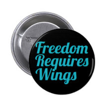 Freiheit erfordert Flügel-Abzeichen Button