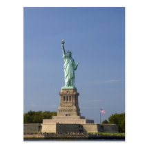 Freiheitsstatue auf Freiheits-Insel in neuem Postkarte